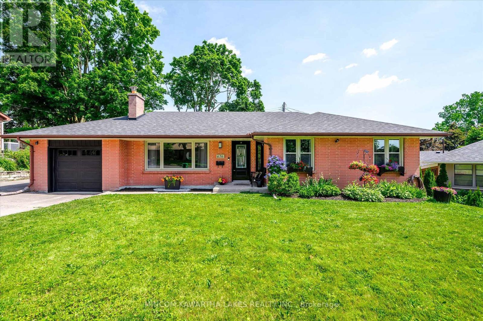 <h3>$749,900</h3><p>676 Victory Crescent, Peterborough Central (Old West End), Ontario</p>