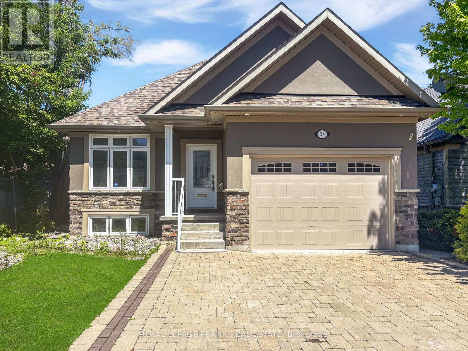 8 - 24 BRINTON DRIVE, peterborough south (west), Ontario