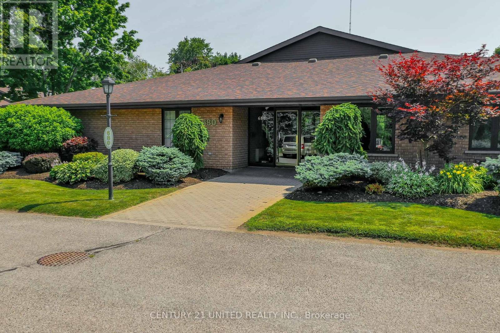 2 - 680 WHITAKER STREET, peterborough east (north), Ontario