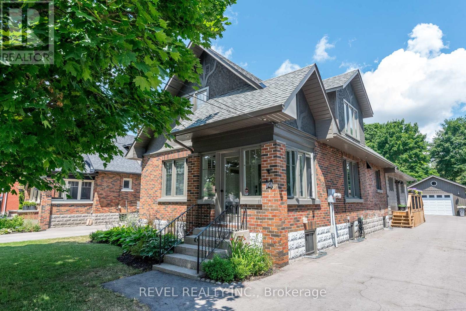 14 BOND STREET W, kawartha lakes (fenelon falls), Ontario
