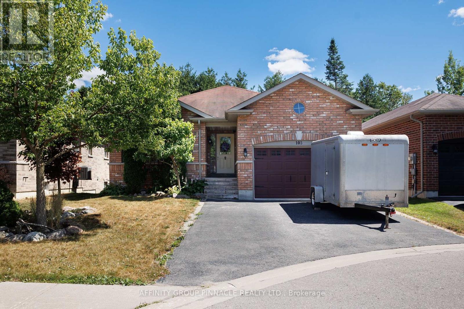 103 COOK STREET, kawartha lakes (lindsay), Ontario