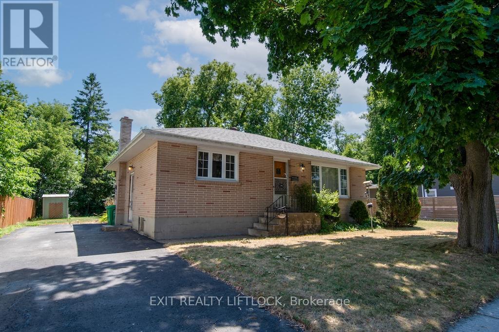751 CHAMBERLAIN STREET, peterborough central (south), Ontario