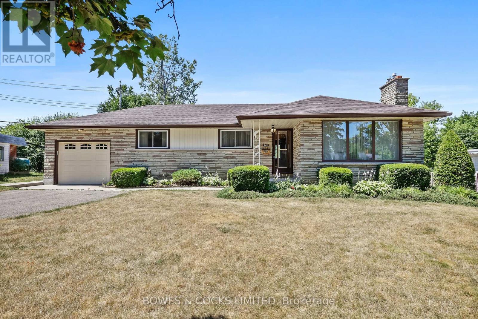 905 GLENHOLME AVENUE, peterborough north (south), Ontario