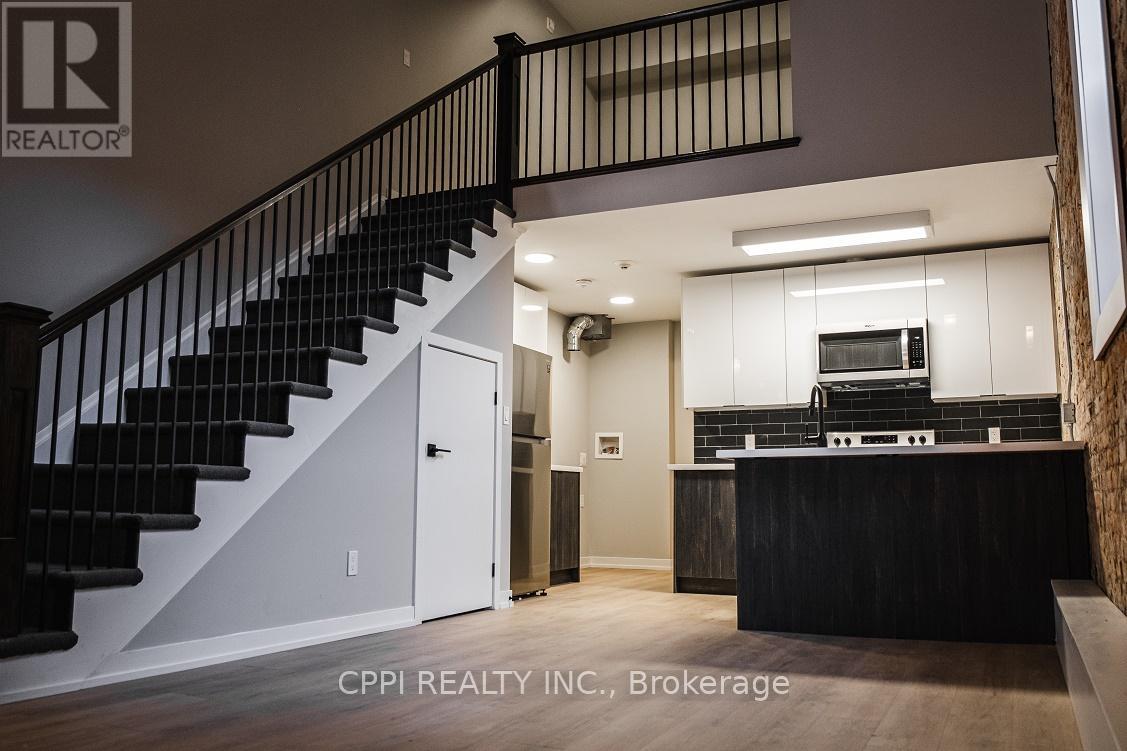 102 - 140 SIMCOE STREET, peterborough central (north), Ontario