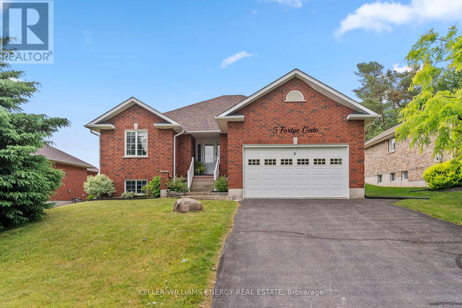 5 FORTYE GATE, peterborough west (south), Ontario