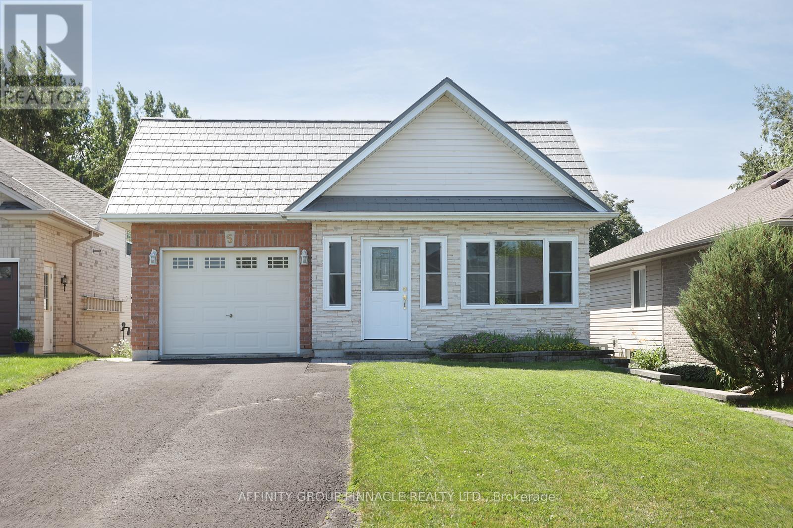 5 SUSAN COURT, kawartha lakes (lindsay), Ontario