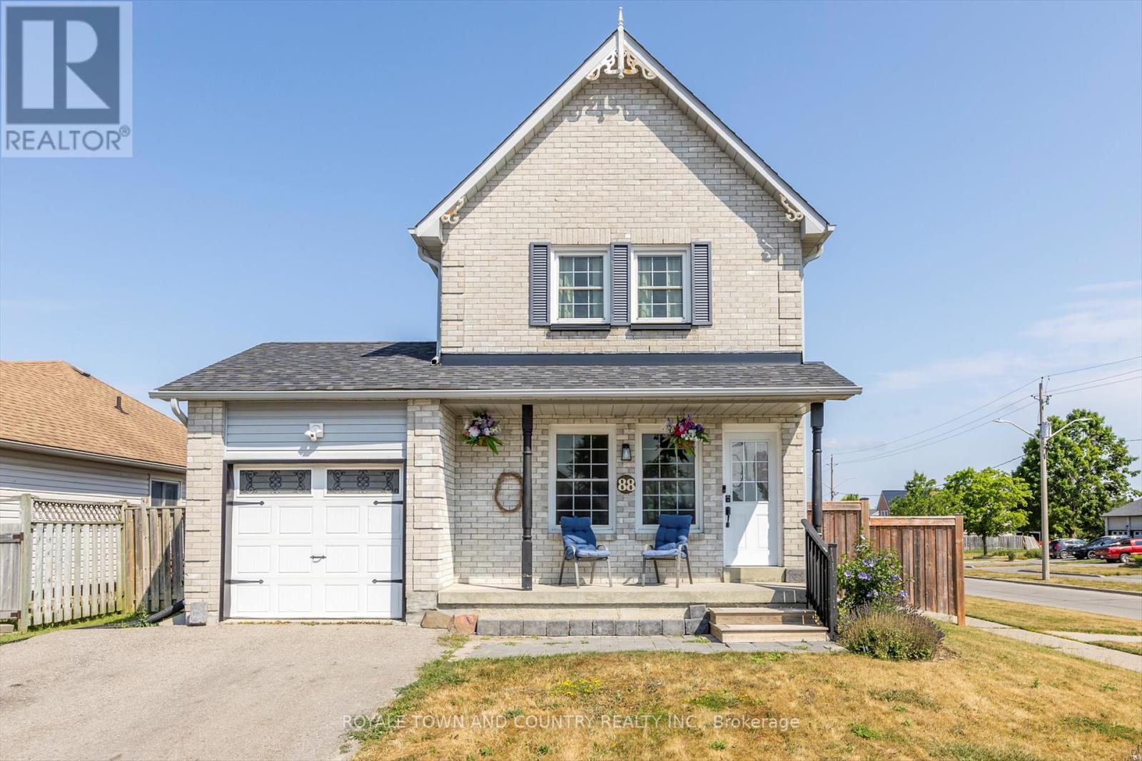 88 EGLINGTON STREET, kawartha lakes (lindsay), Ontario