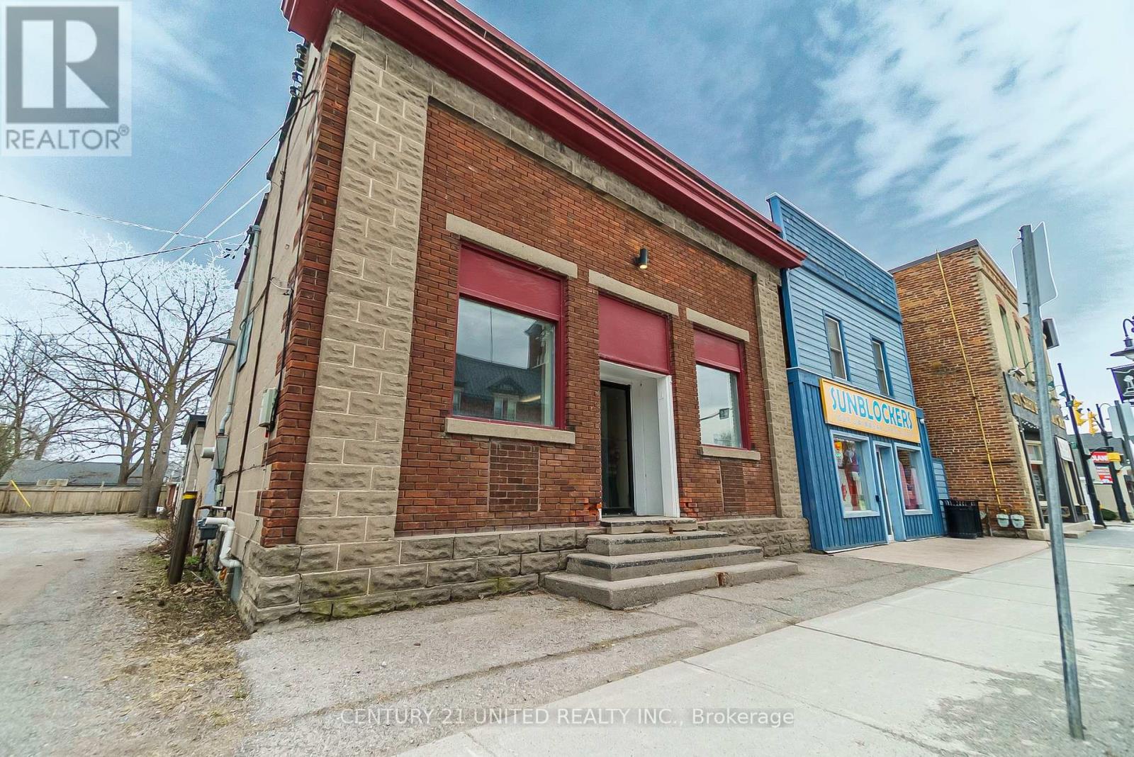 25 QUEEN STREET, selwyn, Ontario