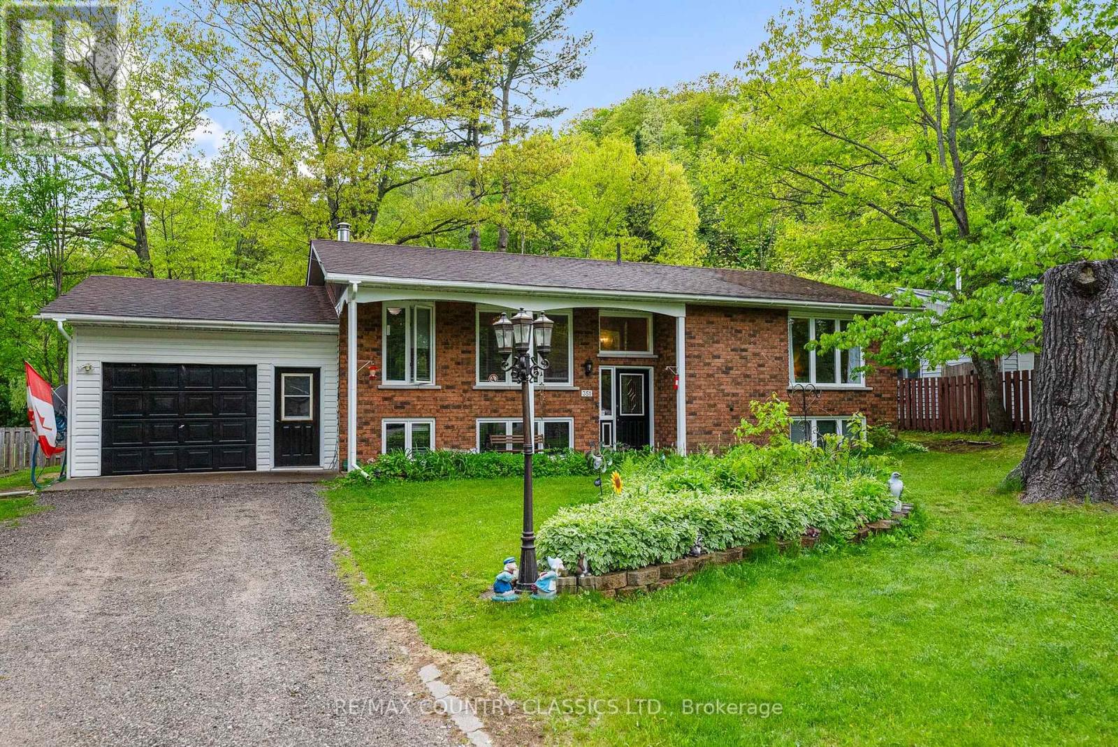 351 CHEMAUSHGON ROAD, bancroft (bancroft ward), Ontario