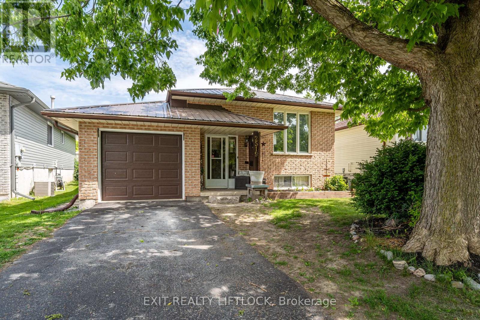 2519 FOXMEADOW ROAD, peterborough east (south), Ontario
