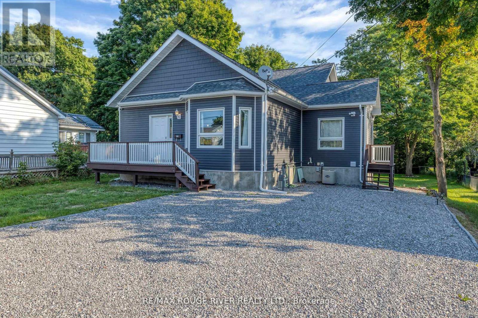 100 QUEEN STREET, kawartha lakes (fenelon falls), Ontario