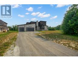 11 JONES AVENUE, clarington (bowmanville), Ontario