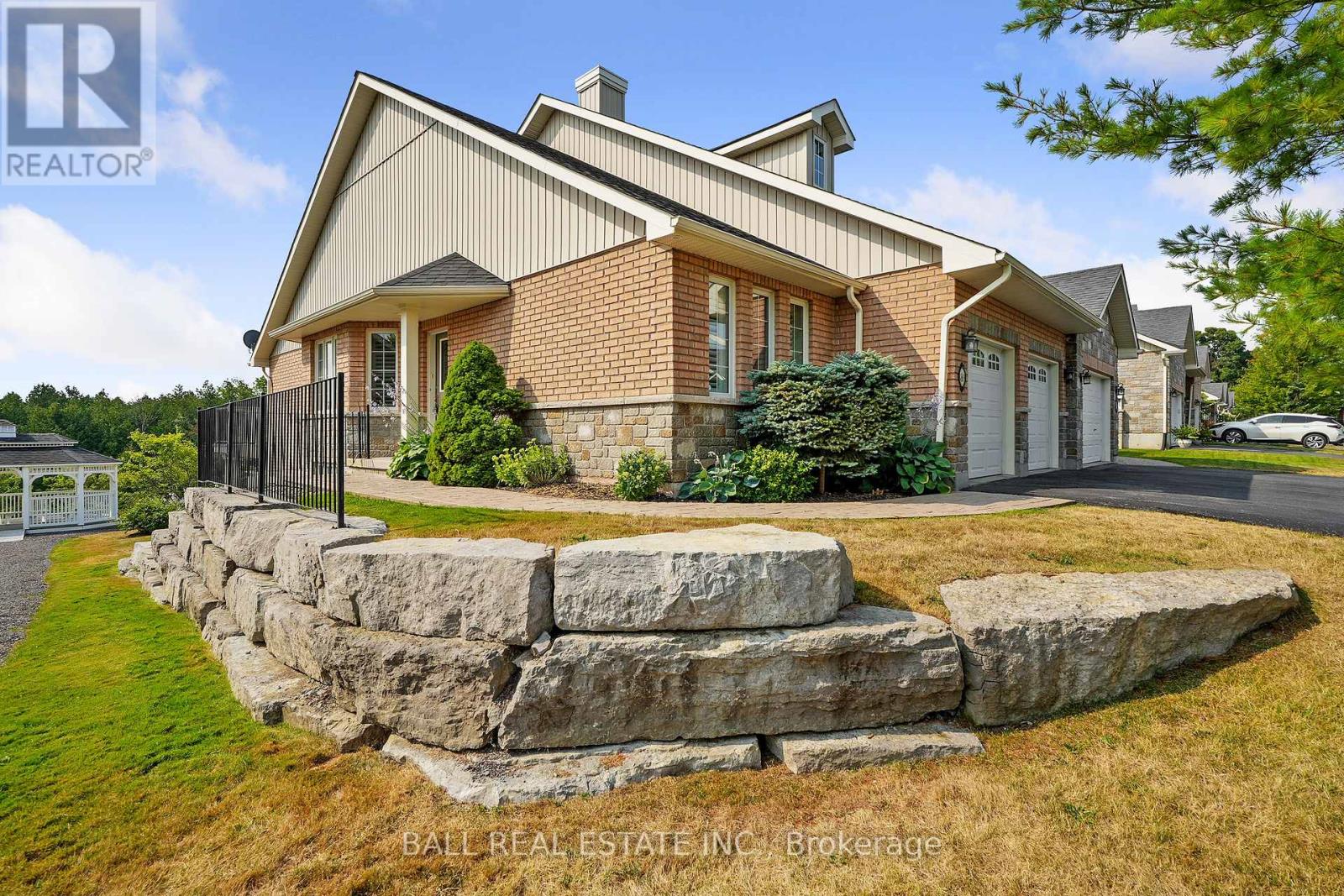87 - 89 VILLAGE CRESCENT S, peterborough west (south), Ontario