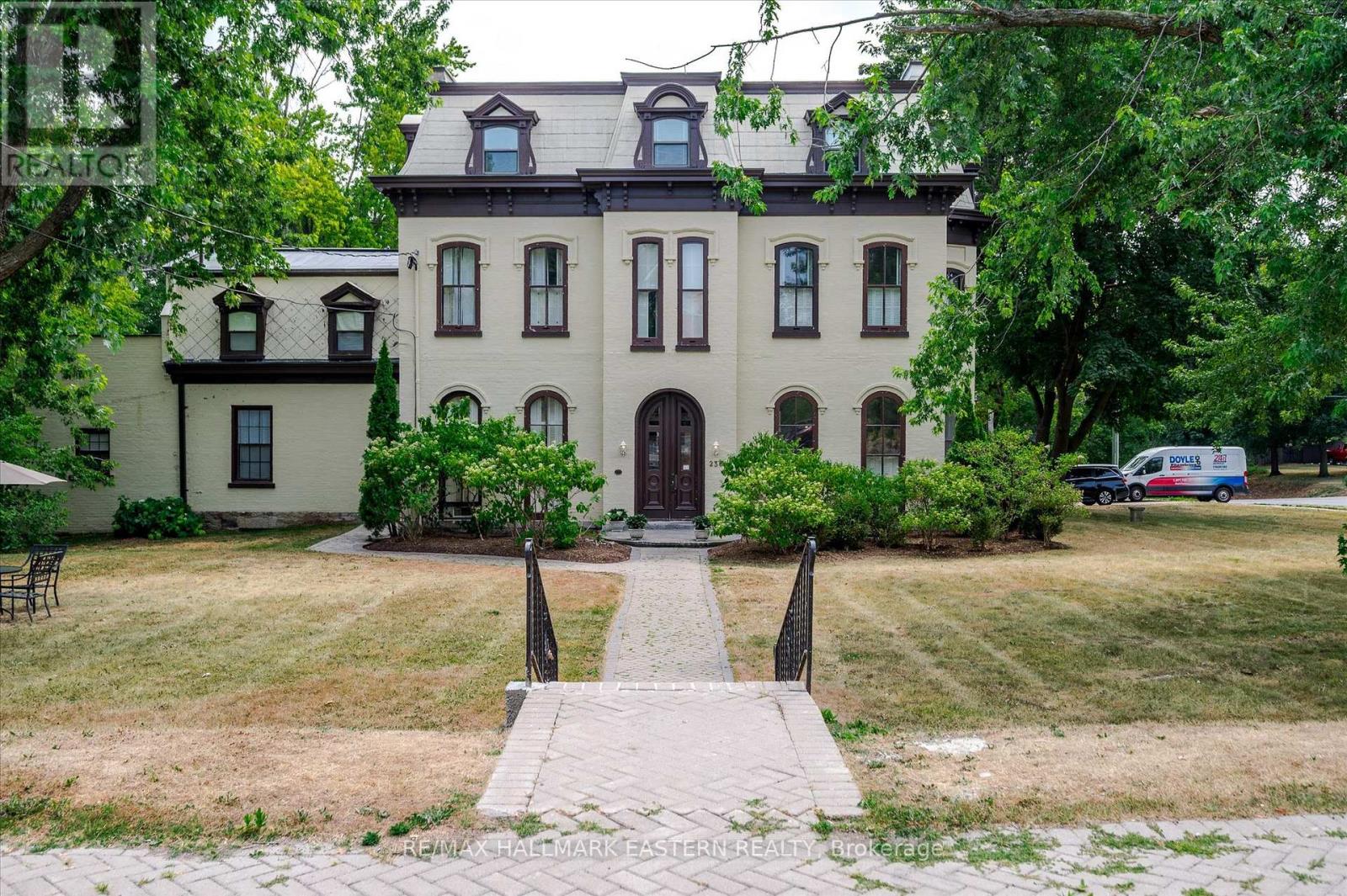 236 BURNHAM STREET, peterborough east (central), Ontario