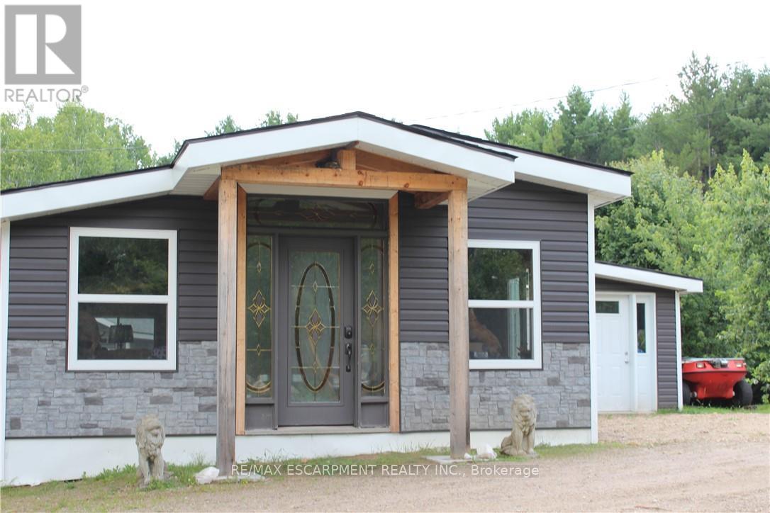 COTTAGE A & B - 26797 HIGHWAY 60 HIGHWAY, south algonquin, Ontario