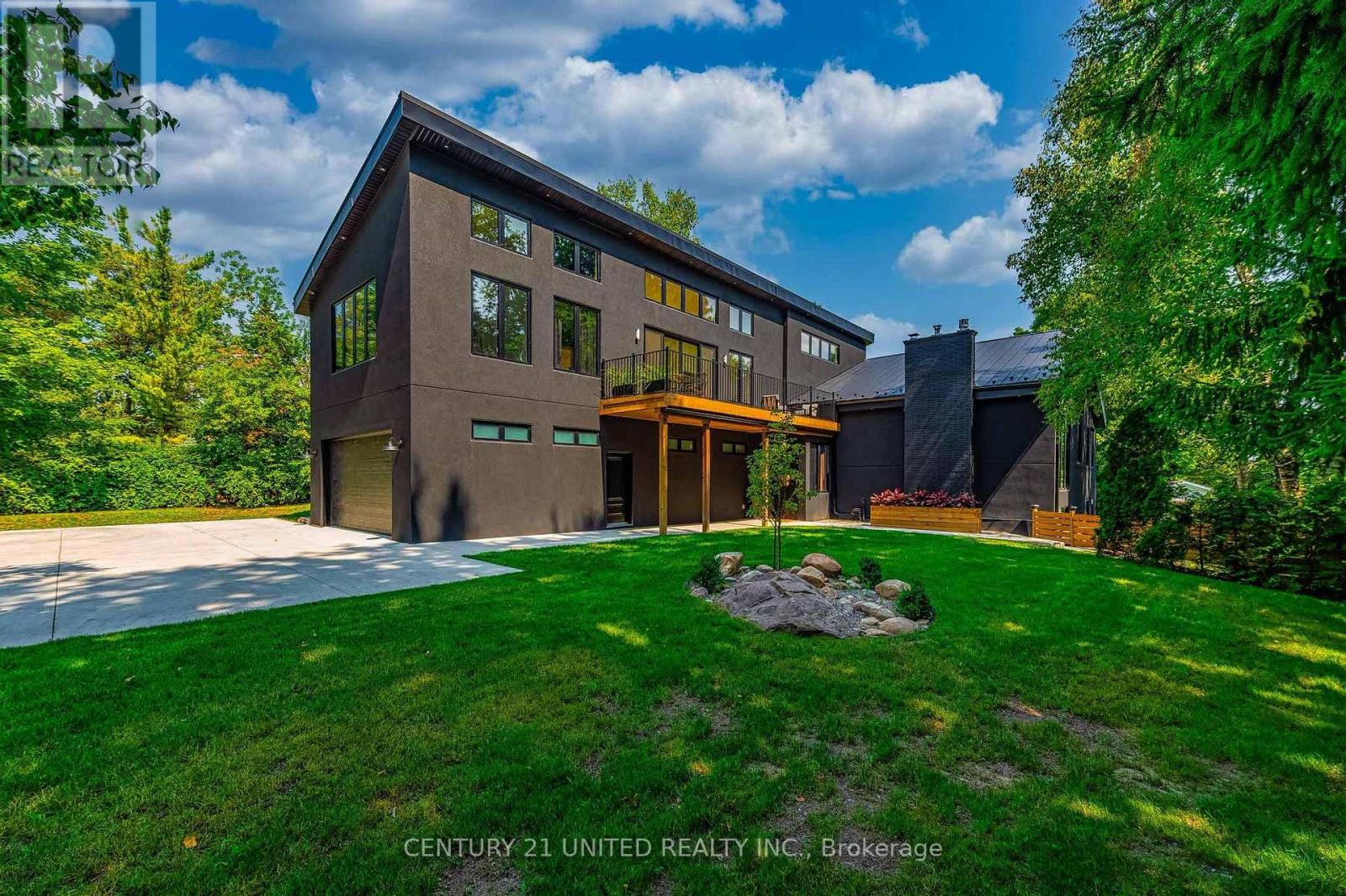 34 EDGEWOOD ROAD, peterborough west (north), Ontario