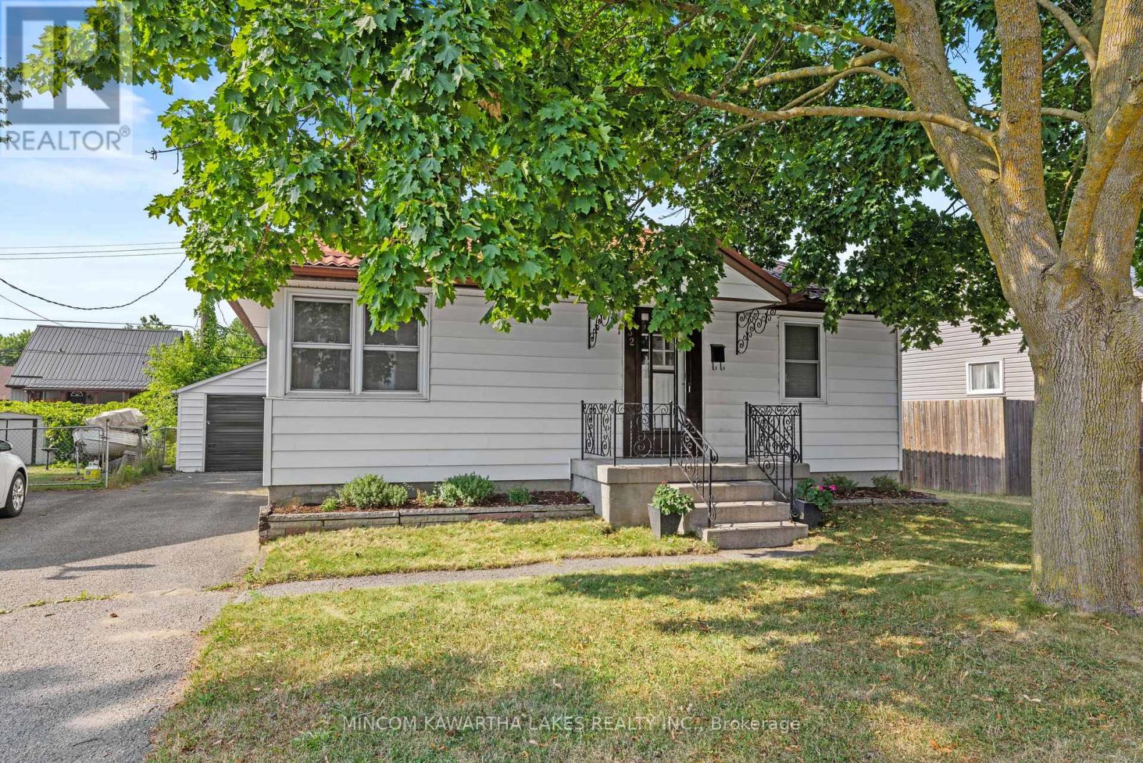 632 GILLESPIE AVENUE, peterborough south (west), Ontario