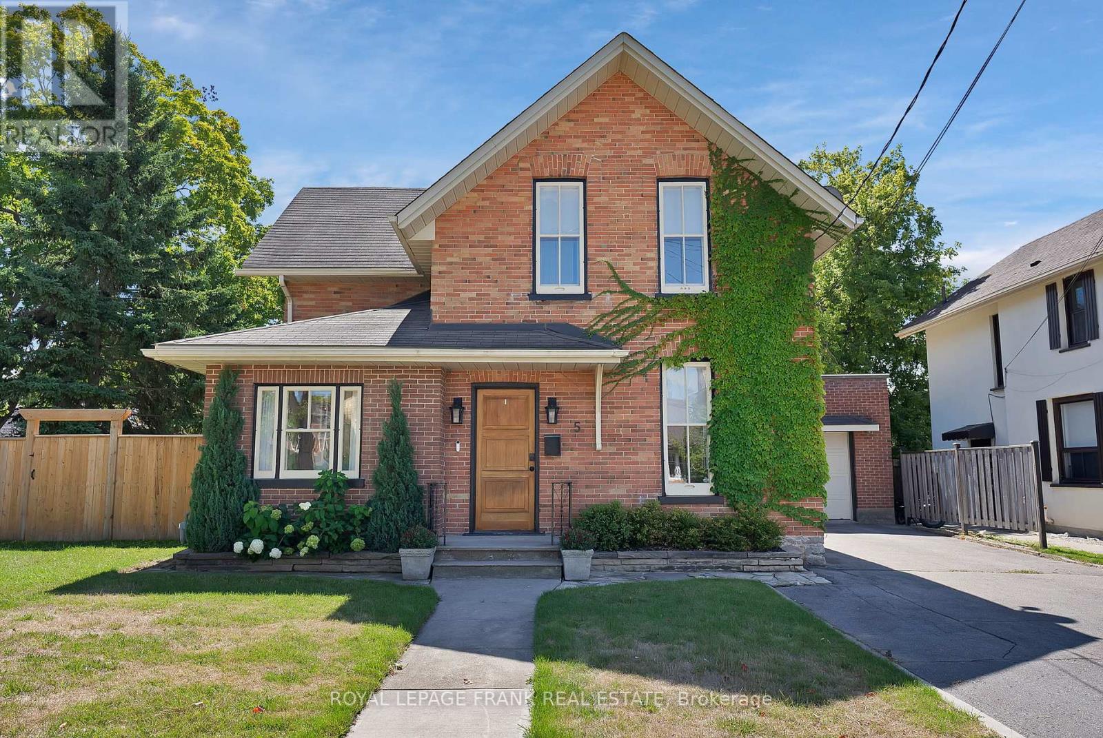 5 GLENELG STREET E, kawartha lakes (lindsay), Ontario