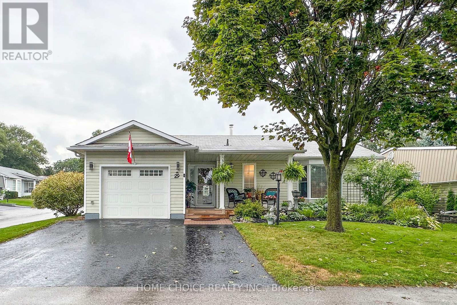 29 CORNERBROOK COURT, clarington (newcastle), Ontario