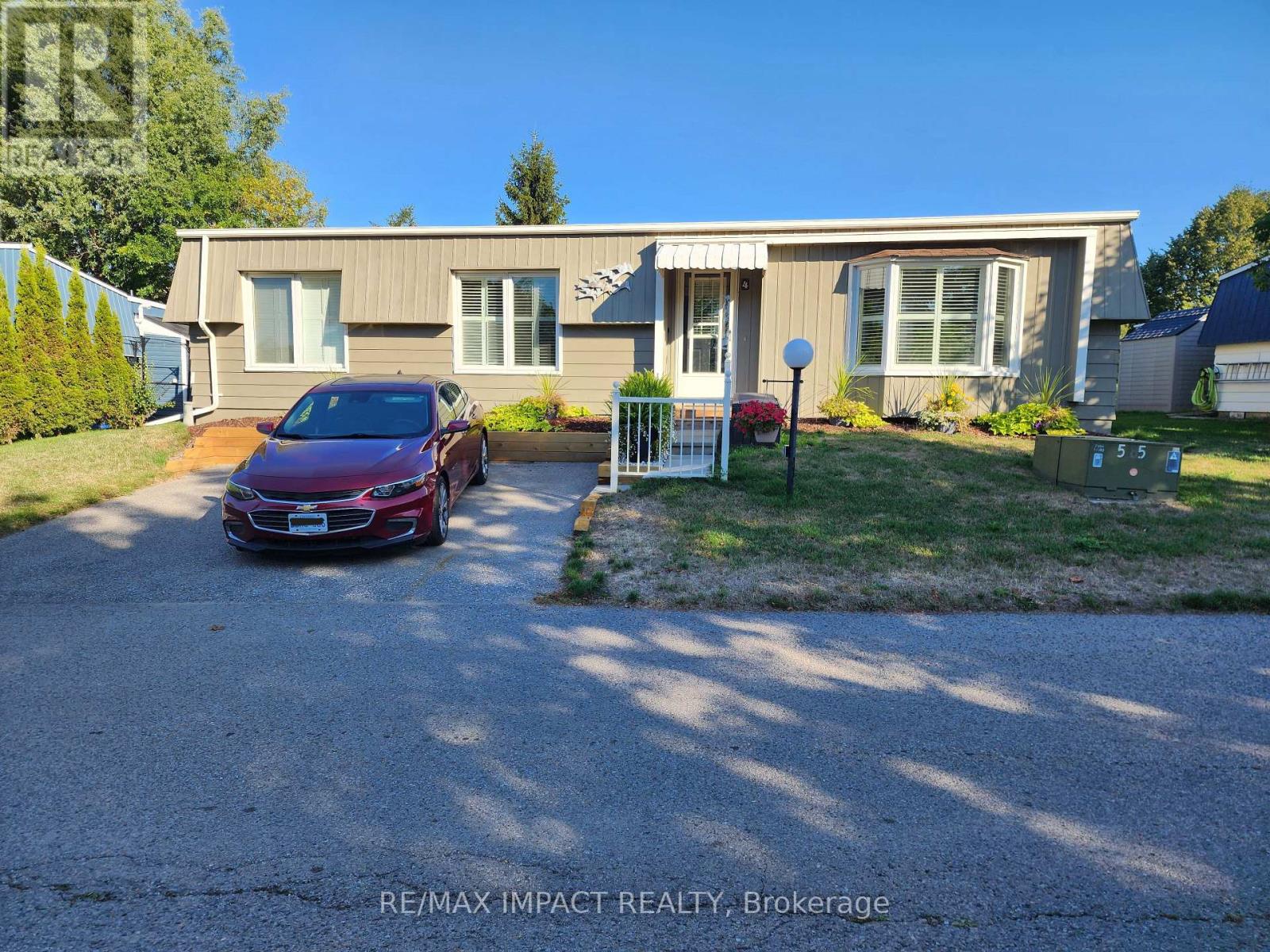 4 CHAMPLAIN COURT, clarington (newcastle), Ontario