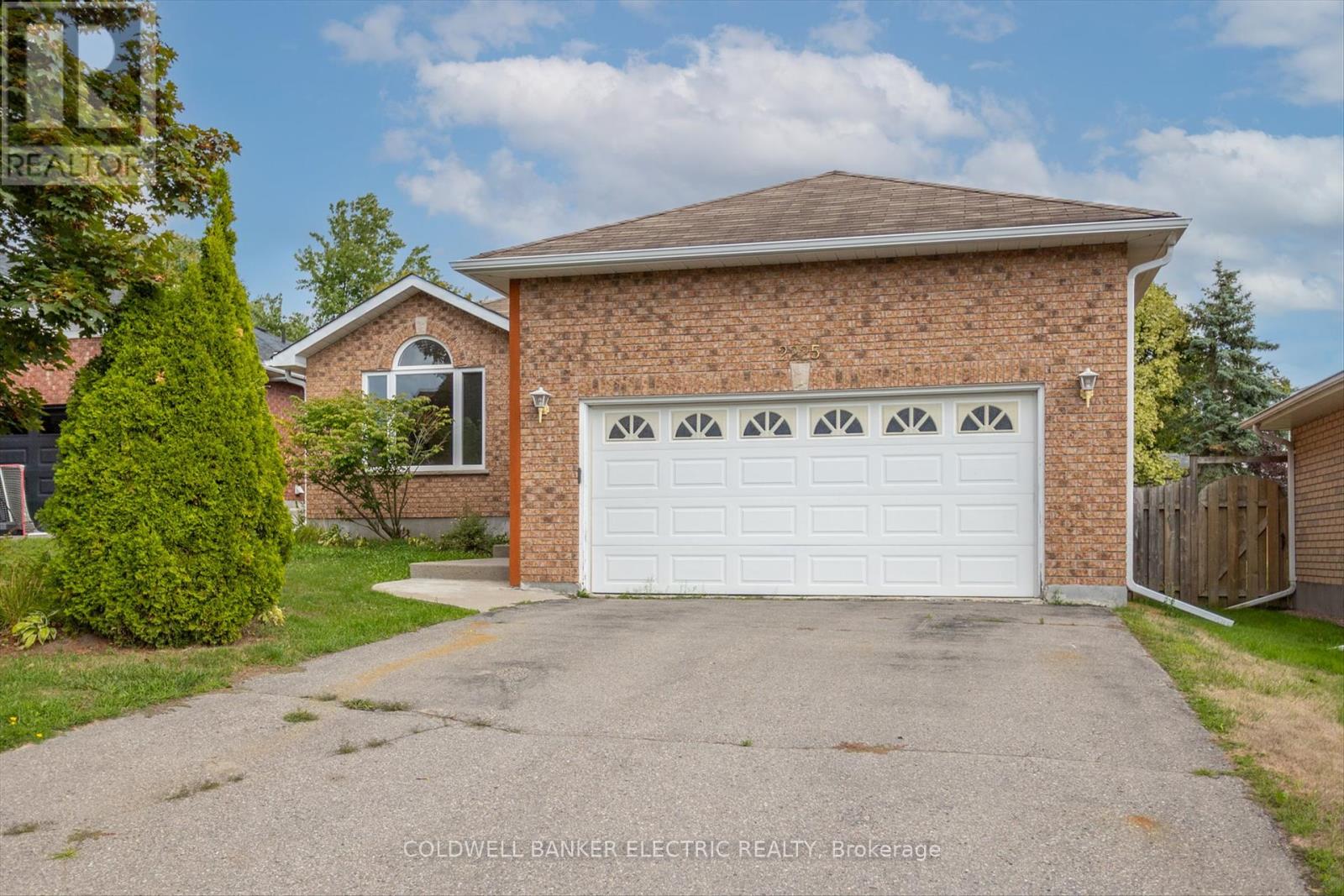 2225 LORRAINE DRIVE, peterborough (northcrest ward 5), Ontario