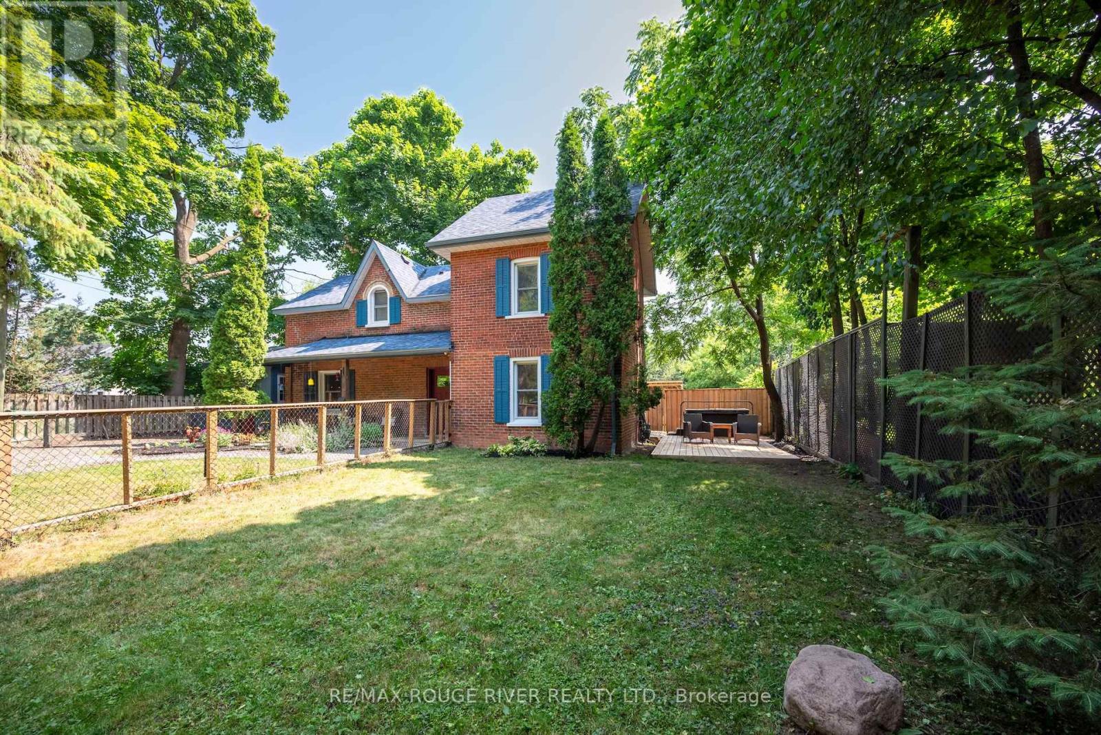 469 HOPKINS AVENUE, peterborough (town ward 3), Ontario