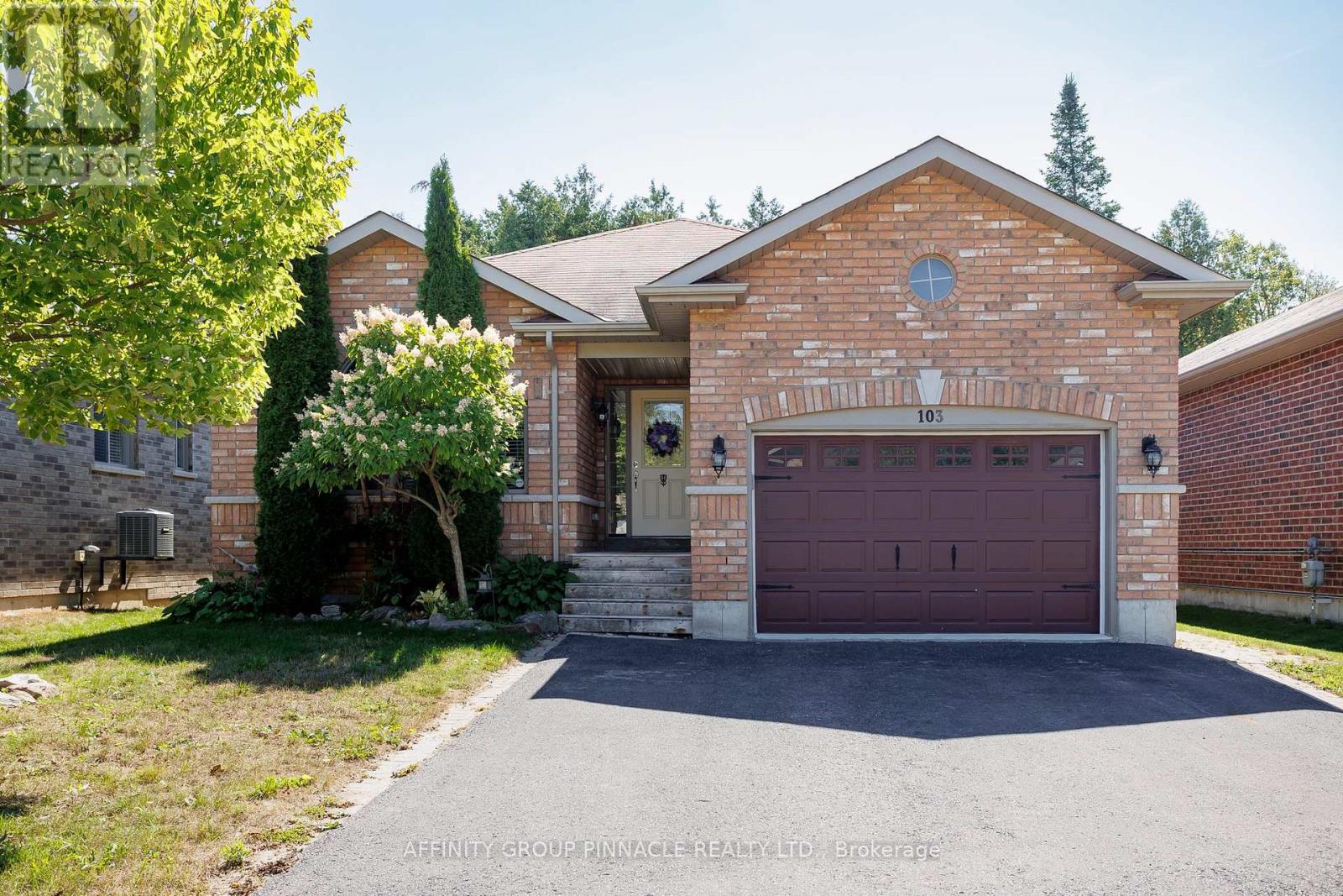 103 COOK STREET, kawartha lakes (lindsay), Ontario
