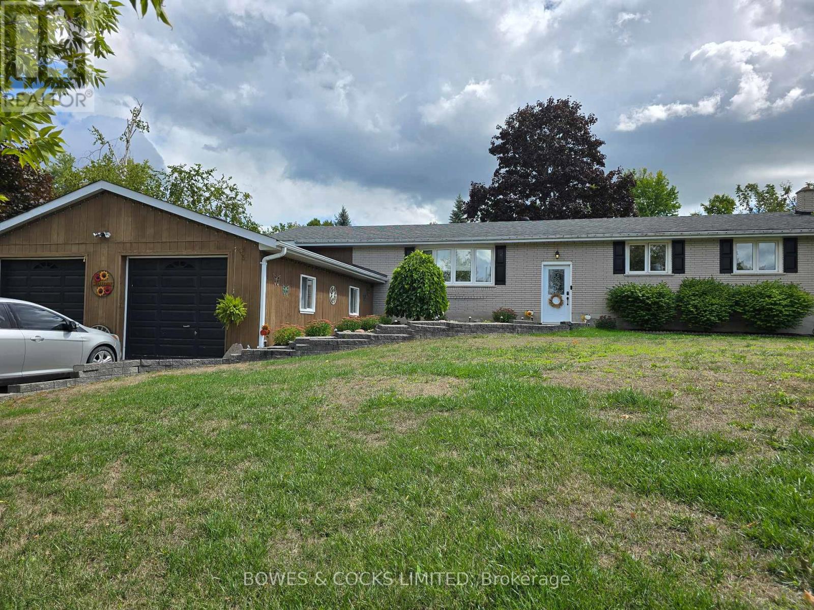 33 MAPLE GROVE ROAD, kawartha lakes (lindsay), Ontario