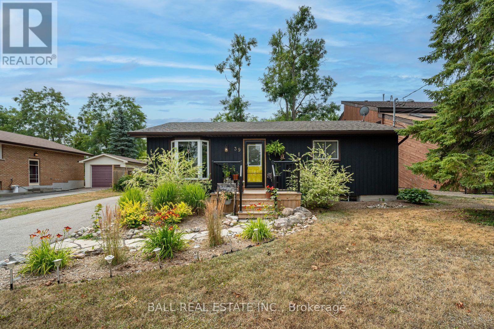 39 BISHOP STREET, selwyn, Ontario