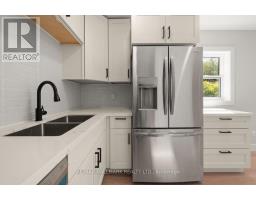 UPPER UNIT - 124 COLBORNE STREET, kawartha lakes (fenelon falls), Ontario