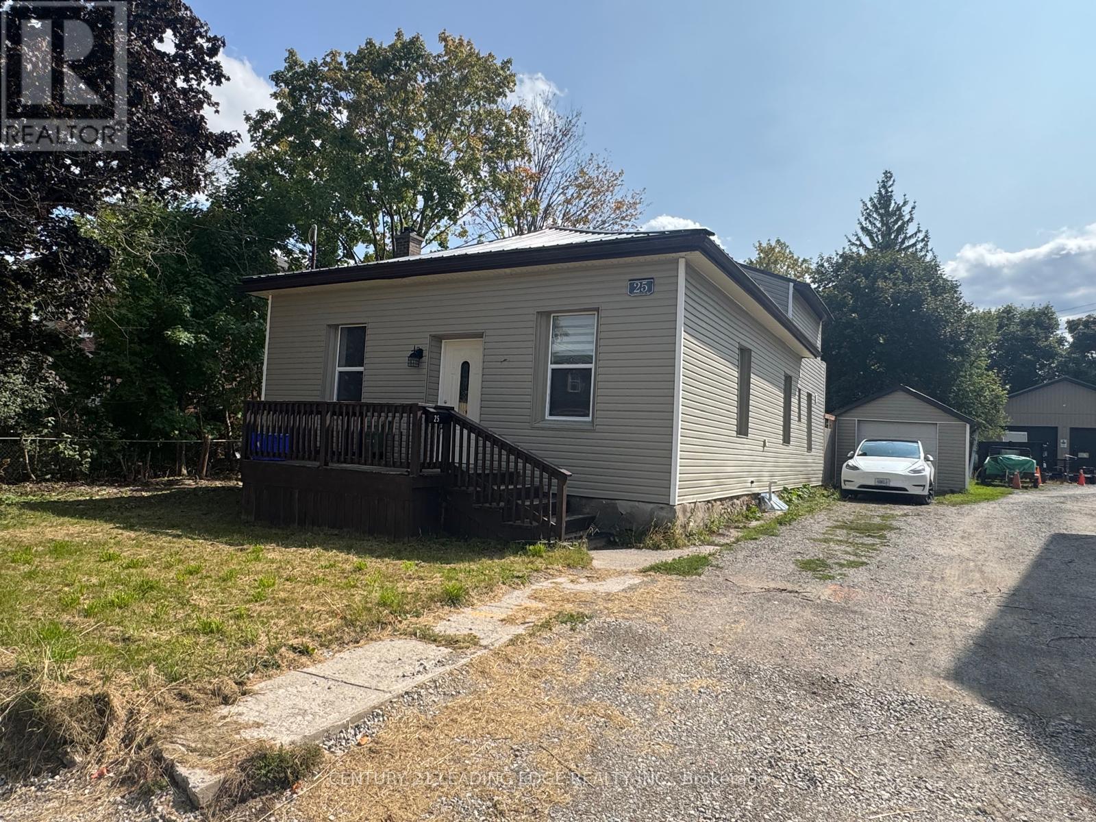 25 GLENELG STREET, kawartha lakes (lindsay), Ontario