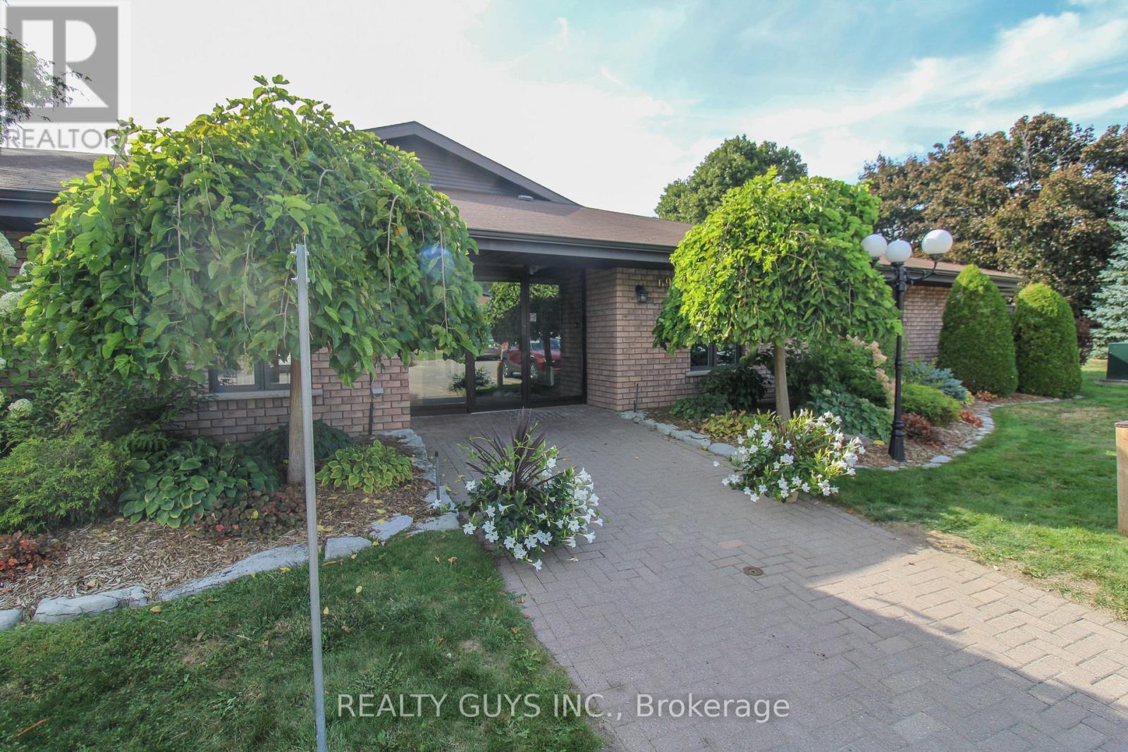 4 - 693 WHITAKER STREET, peterborough (ashburnham ward 4), Ontario