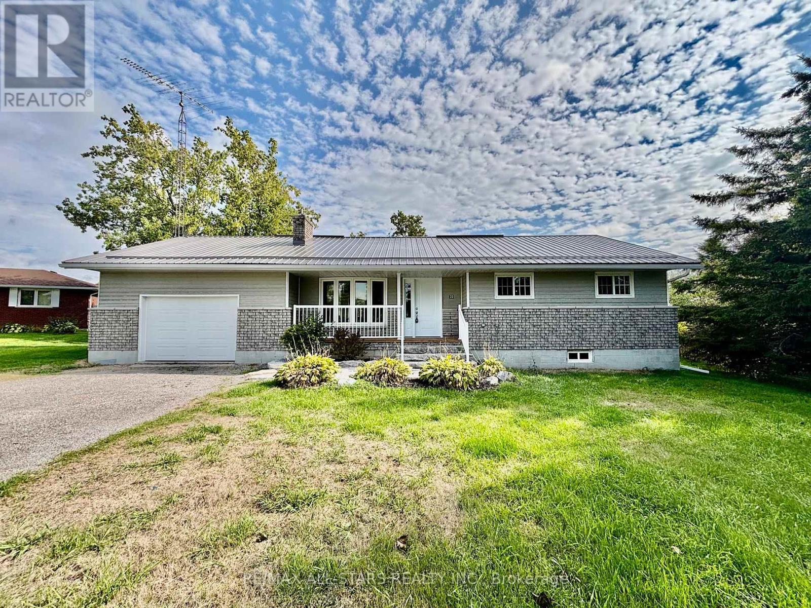 23 BRUCE STREET, kawartha lakes (oakwood), Ontario