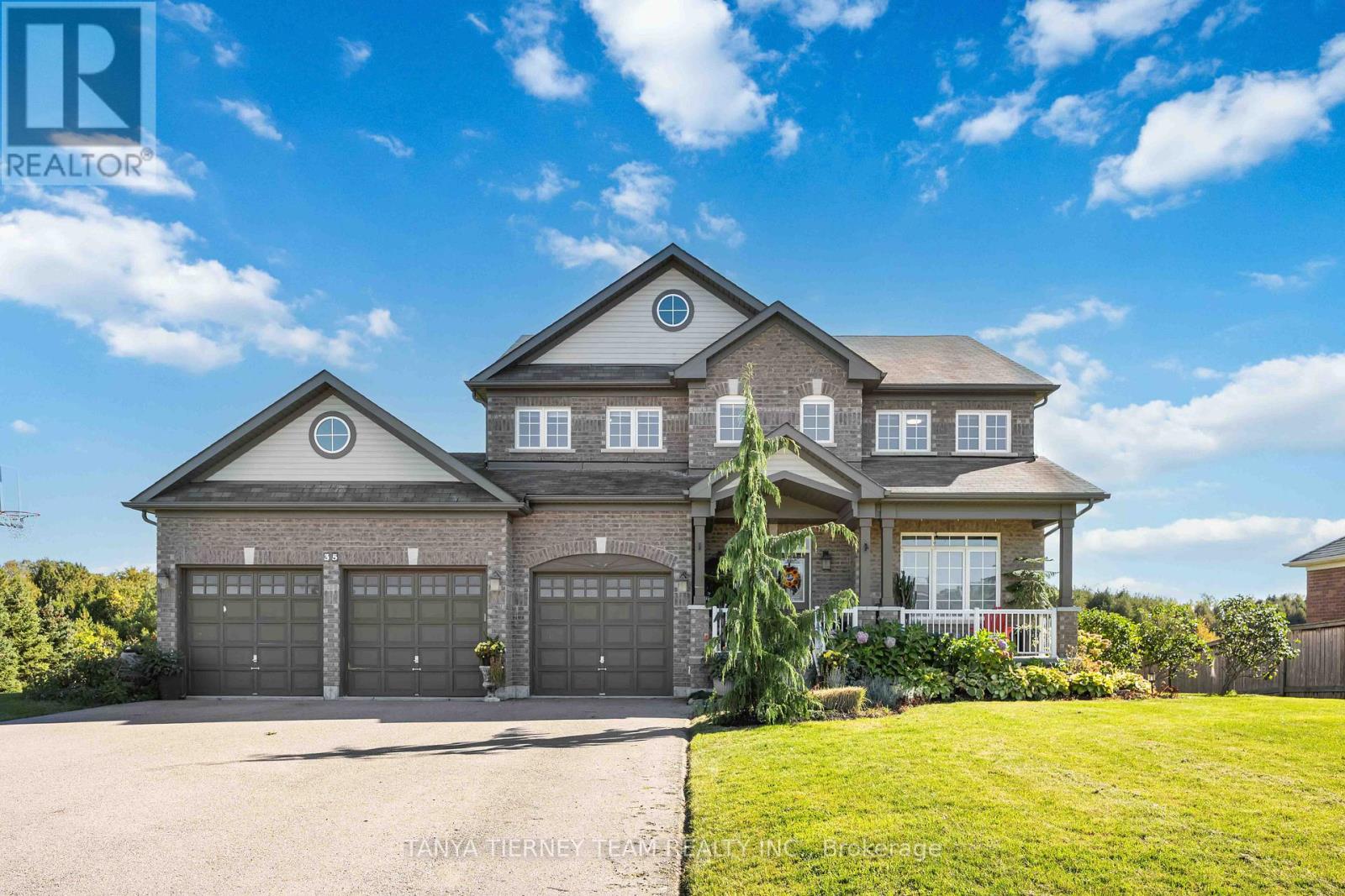 35 CHARLES TILLEY CRESCENT, clarington, Ontario