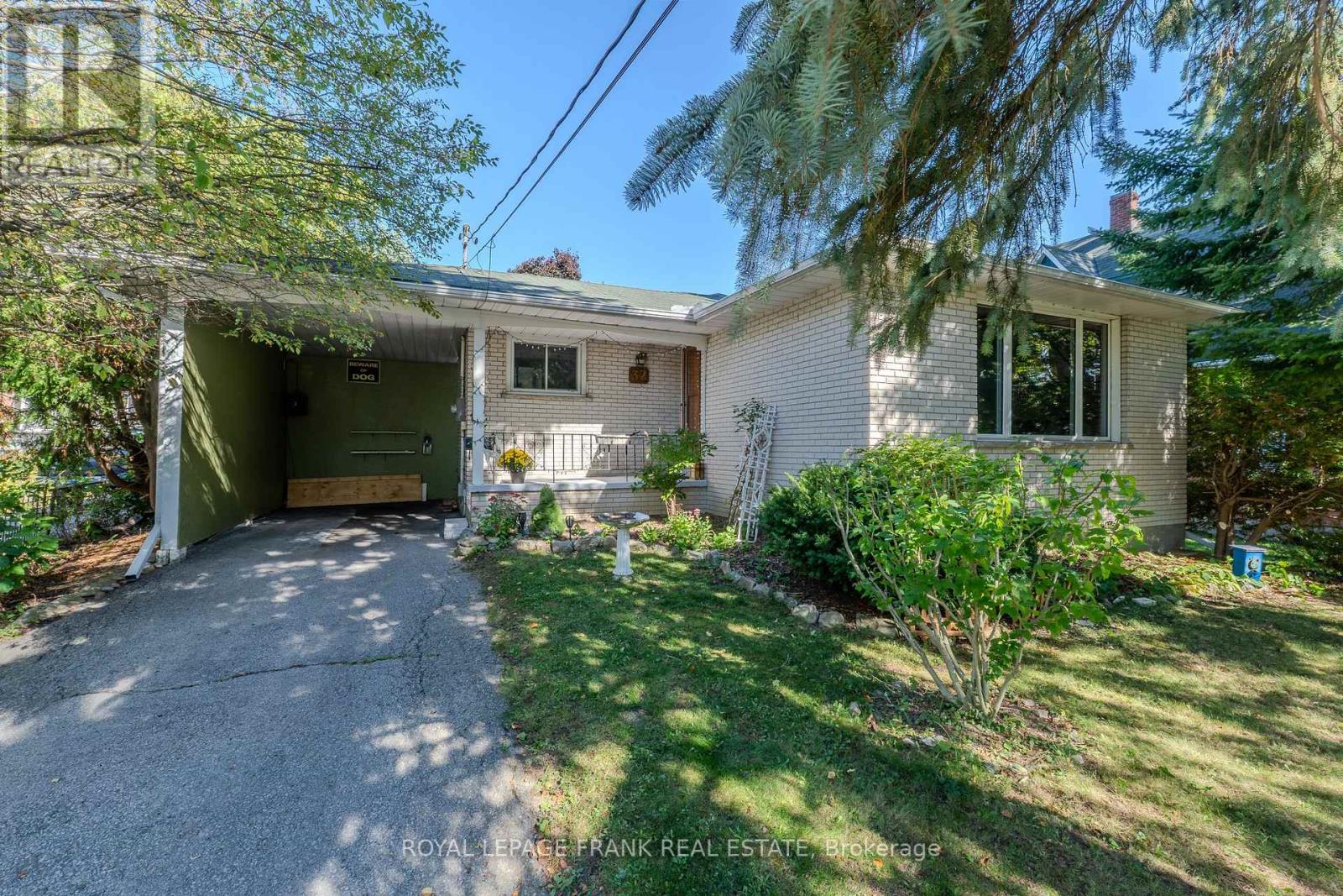32 MELBOURNE STREET E, kawartha lakes (lindsay), Ontario