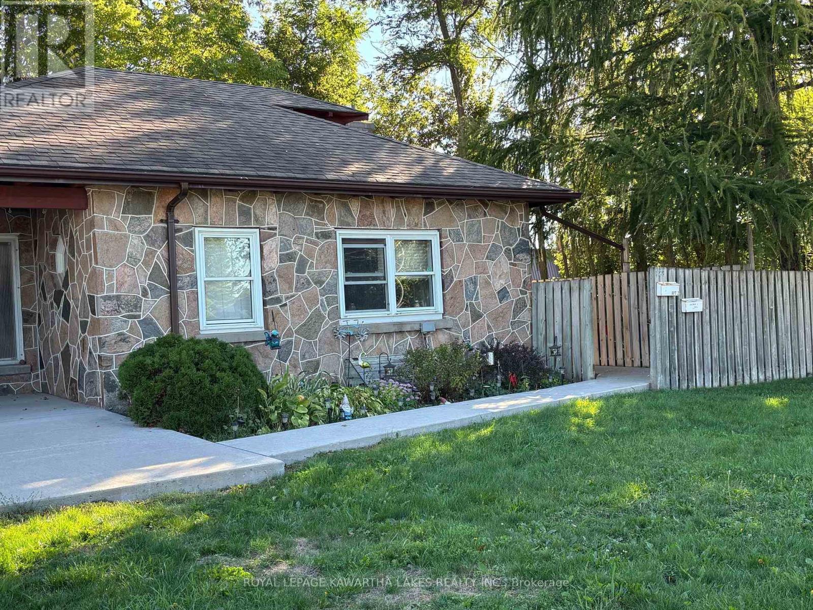 LOWER - 128 ANGELINE STREET N, kawartha lakes (lindsay), Ontario