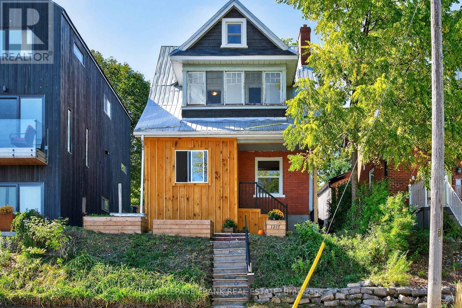 1217 GRANDVIEW AVENUE, peterborough (otonabee ward 1), Ontario