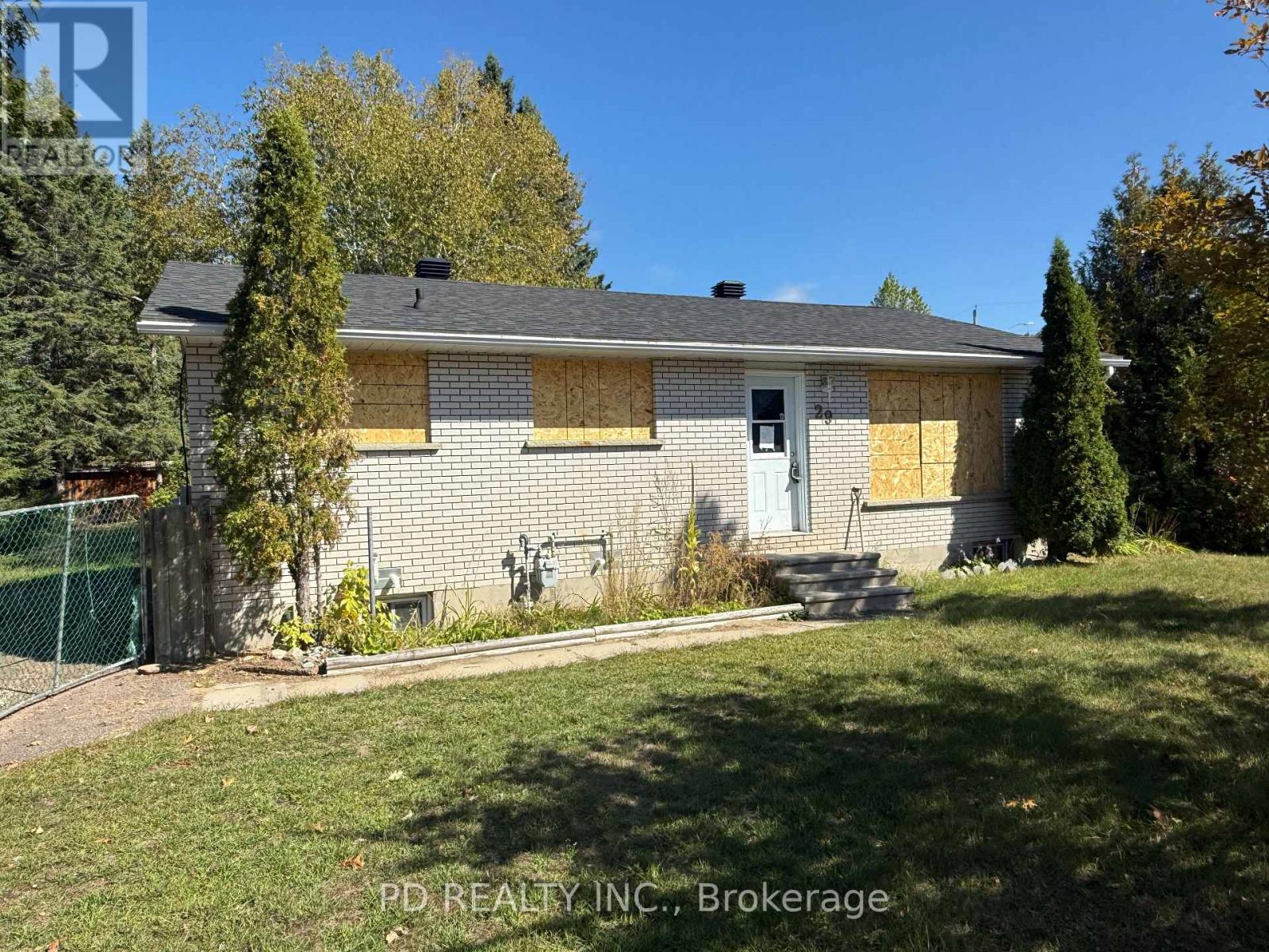 29 WILSON STREET, laurentian hills, Ontario