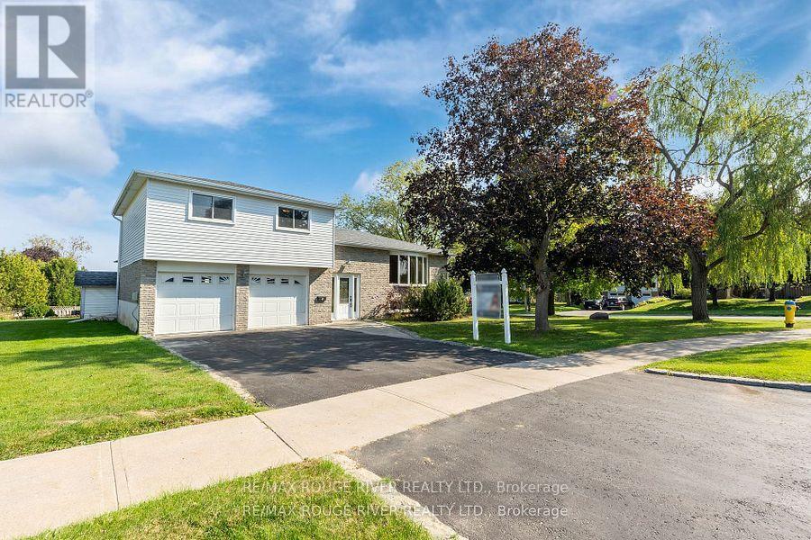 1 APPLEWOOD CRESCENT, kawartha lakes (lindsay), Ontario