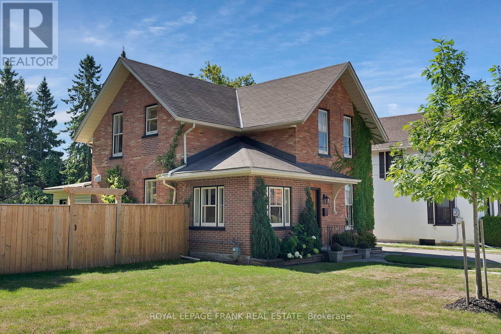 5 GLENELG STREET E, kawartha lakes (lindsay), Ontario
