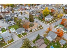 15 ALBERT STREET, selwyn, Ontario