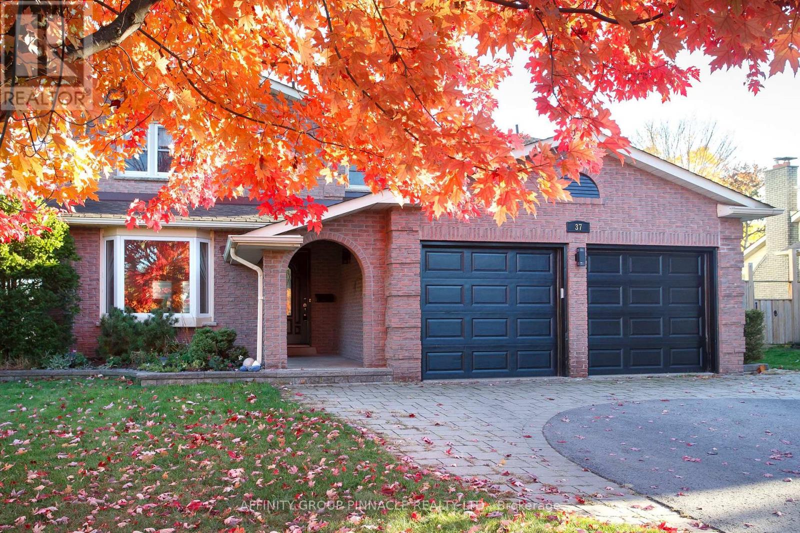 37 PARKWAY AVENUE, kawartha lakes (lindsay), Ontario