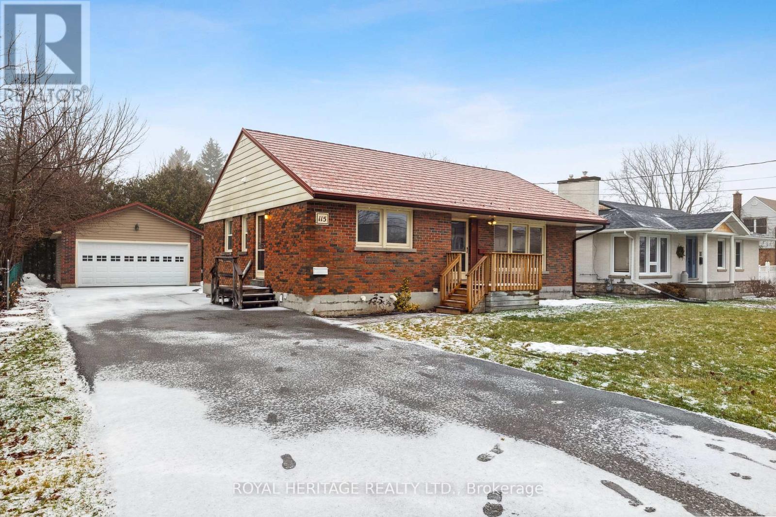 UPPER LEVEL/MAIN FLOOR - 115 ALBERT STREET N, kawartha lakes (lindsay), Ontario