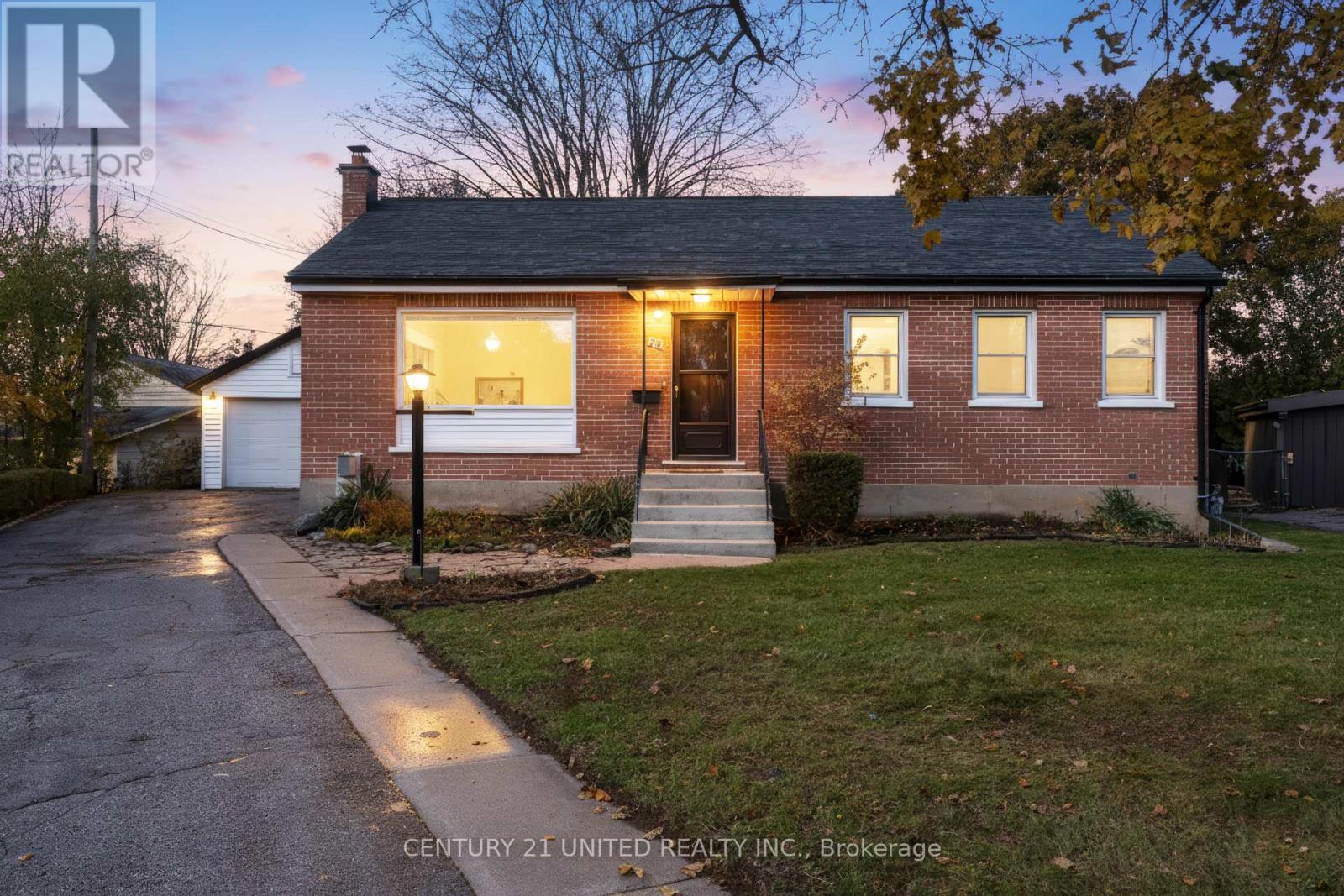 821 SCHNEIDER PLACE, peterborough (northcrest ward 5), Ontario