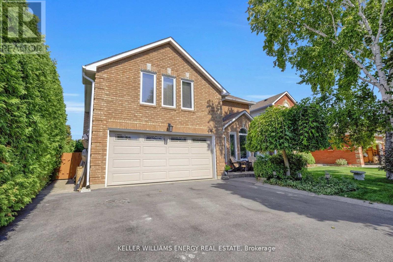 44 RUTHERFORD DRIVE, clarington (newcastle), Ontario