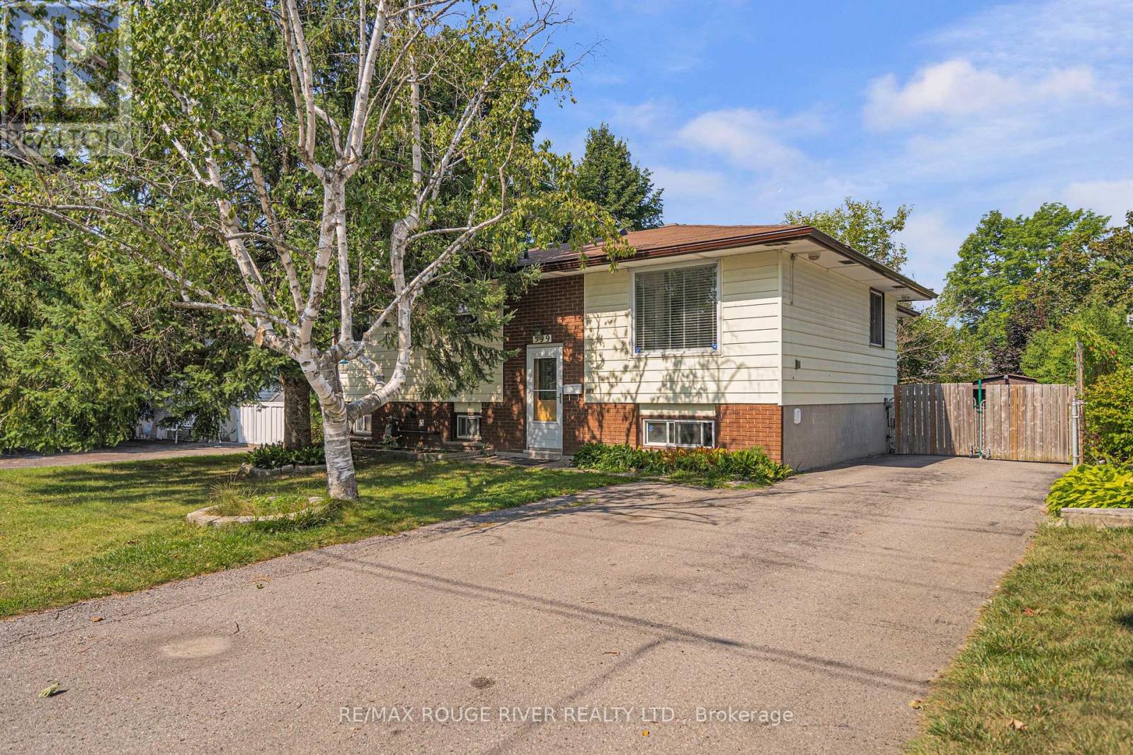 MAIN - 599 OTONABEE DRIVE, peterborough (ashburnham ward 4), Ontario