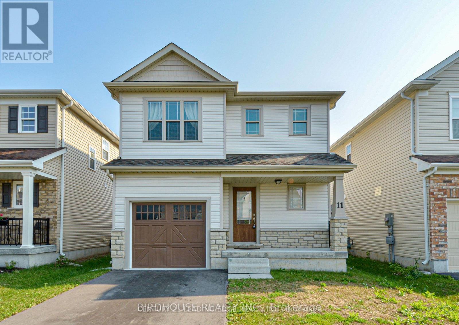 11 SILVERBROOK AVENUE, kawartha lakes (lindsay), Ontario