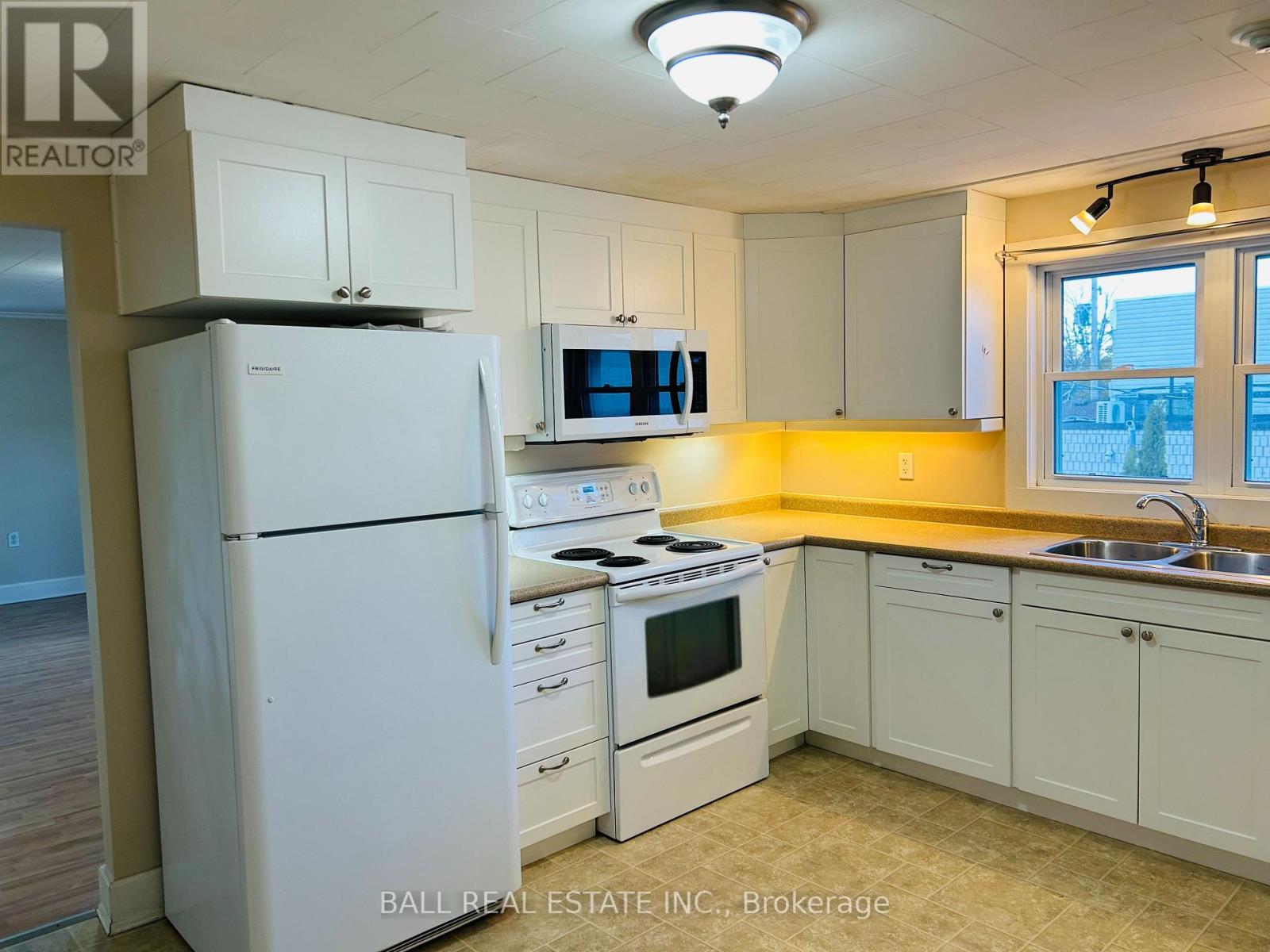 2 - 61 BOLTON STREET, kawartha lakes (bobcaygeon), Ontario