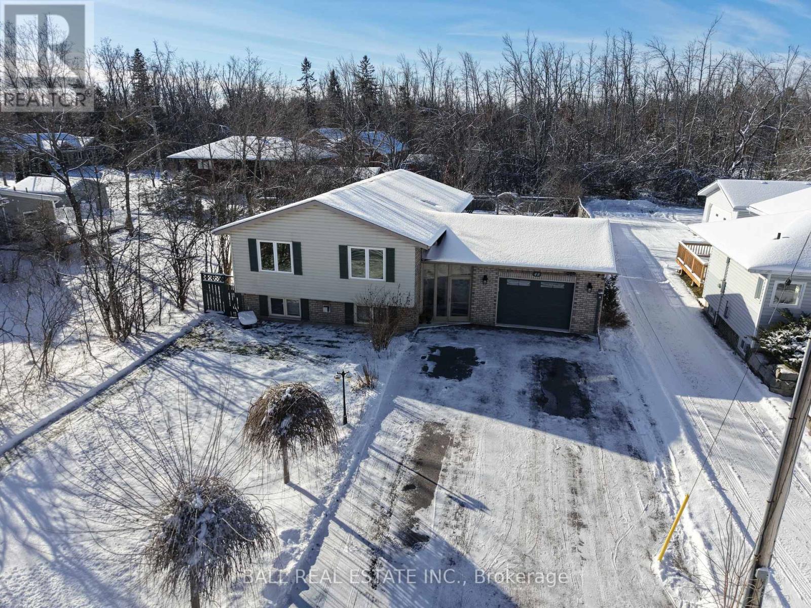 48 HEAD STREET, kawartha lakes (bobcaygeon), Ontario