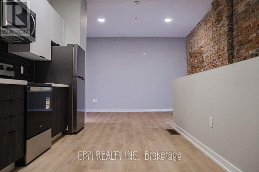 216 - 140 SIMCOE STREET, peterborough (town ward 3), Ontario